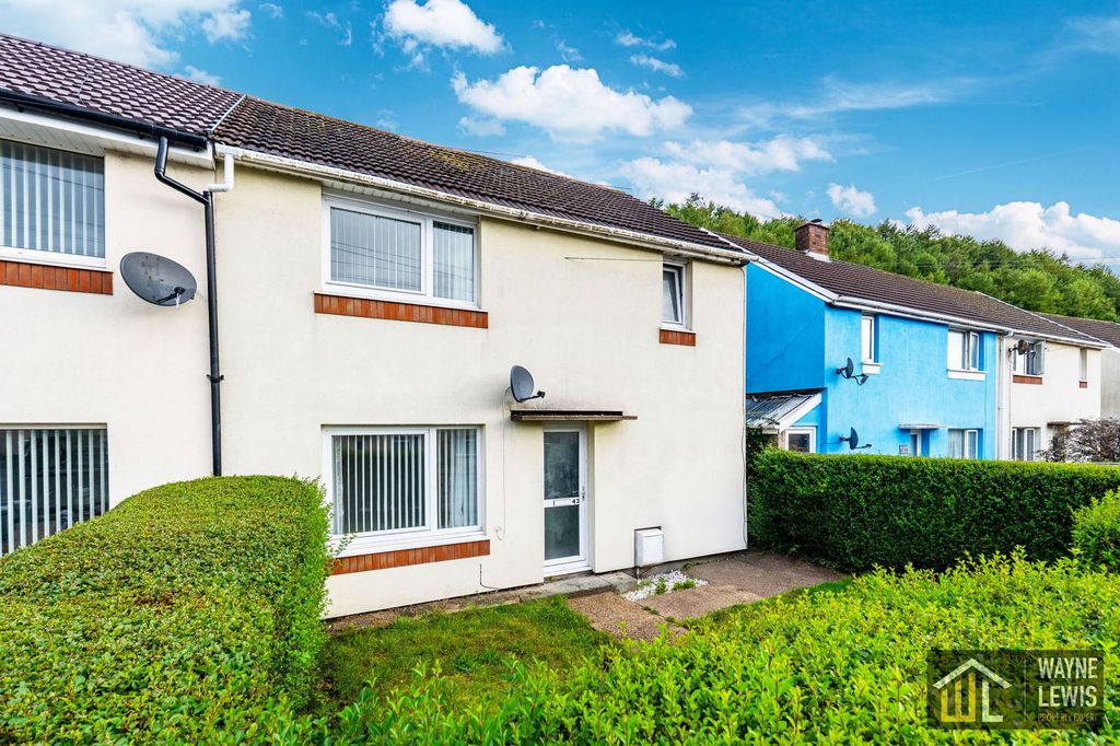 Property photo 1 of 32