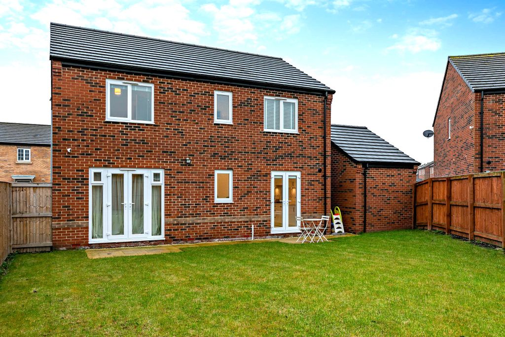 Property photo 3 of 18 Rear View