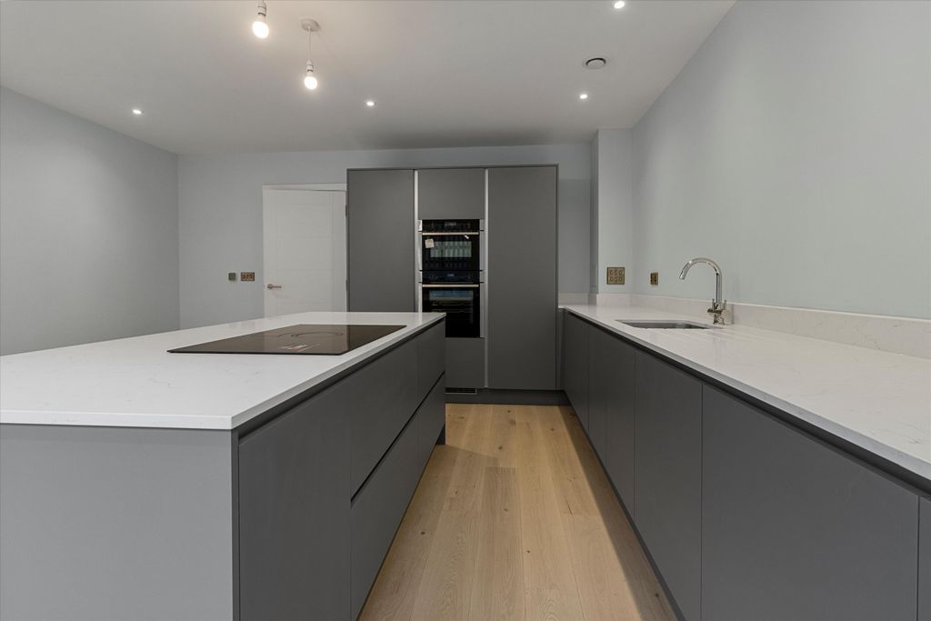 Property photo 1 of 19 Image