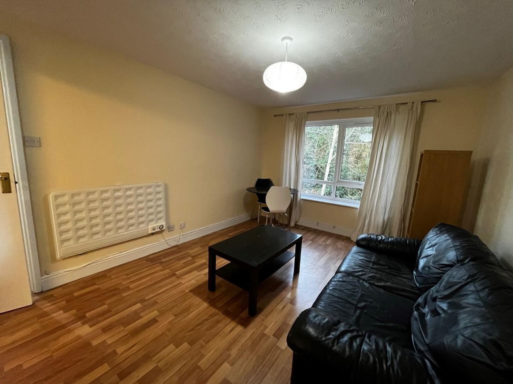 Property photo 2 of 9 Lounge 2.Jpg