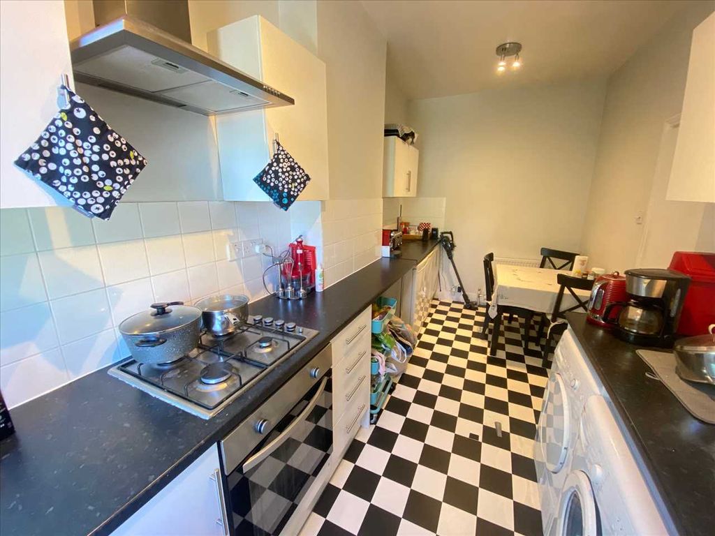 Property photo 3 of 12