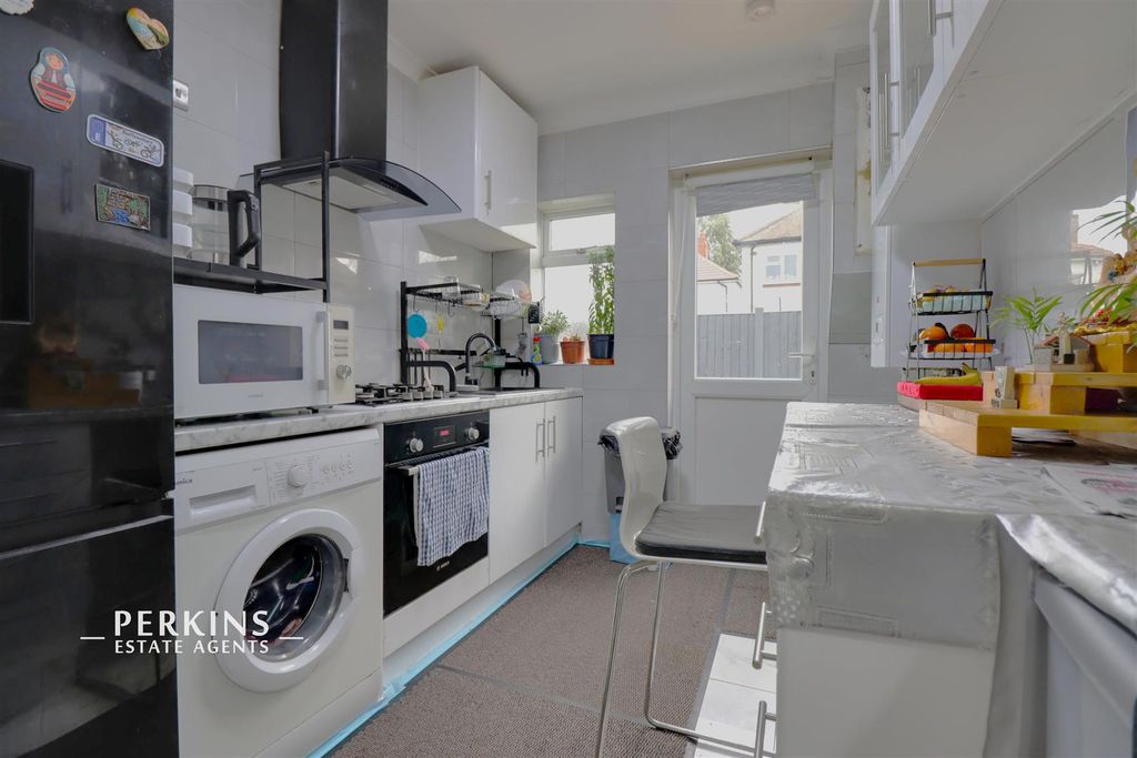 Property photo 2 of 7 Kitchen.Jpg