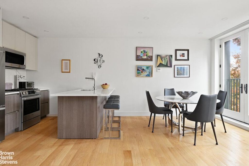 Property photo 3 of 12 <Alttext/>