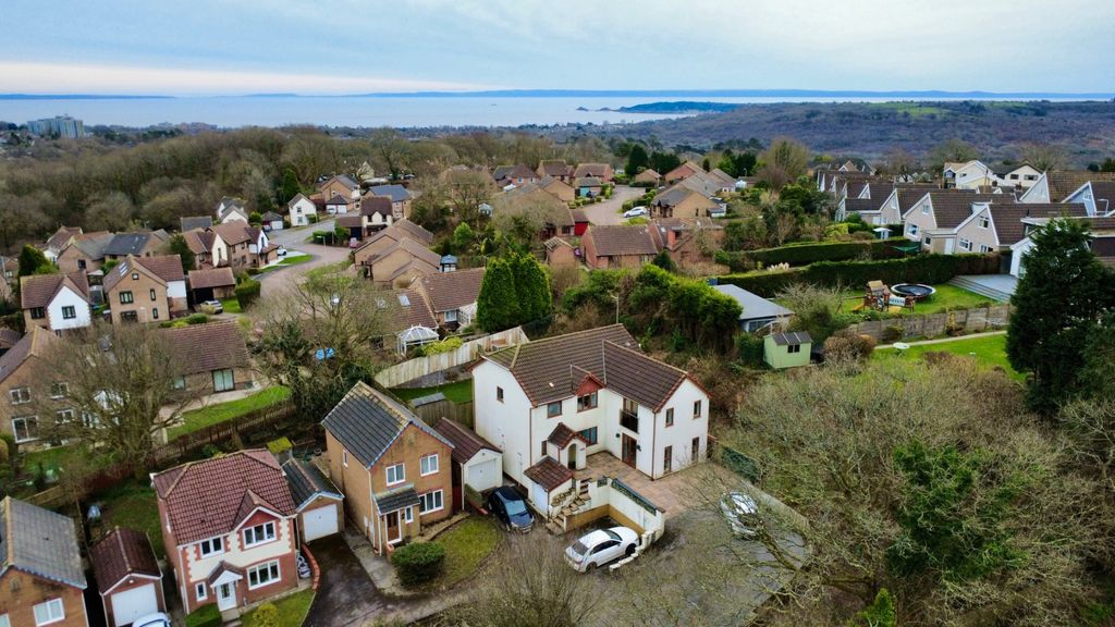 Property photo 1 of 32 4860250