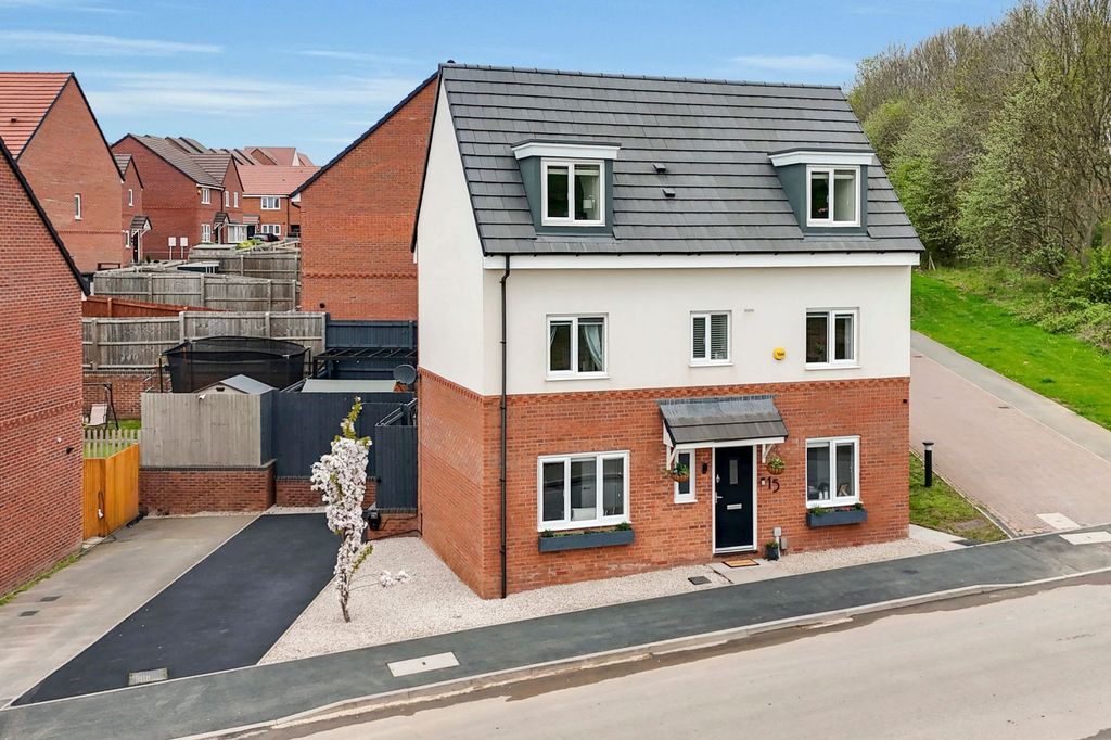 Property photo 1 of 28