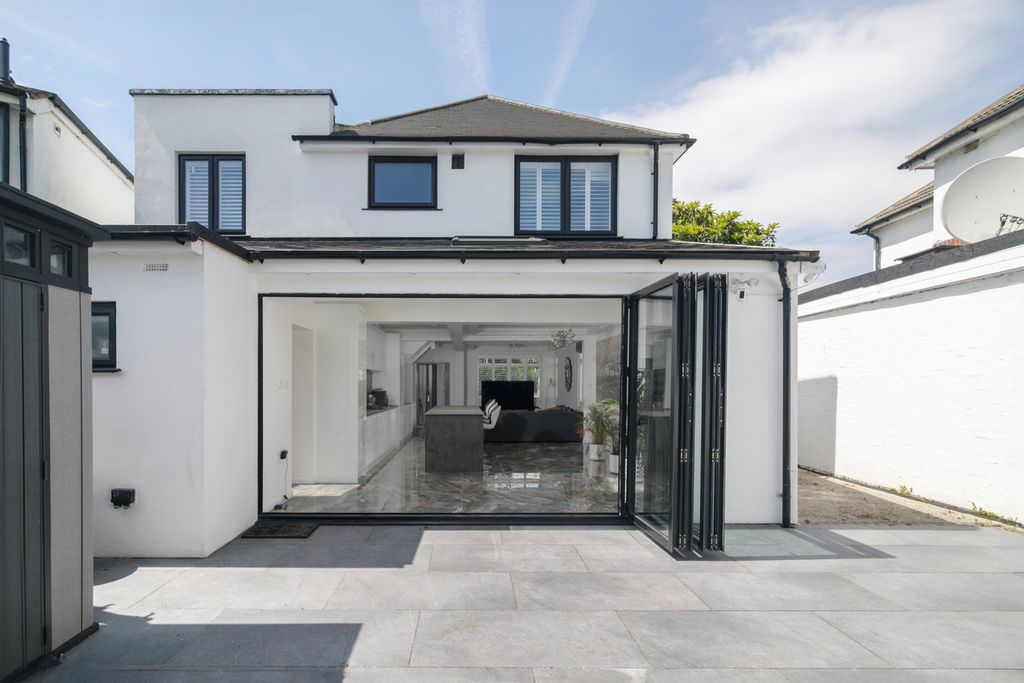 Additional image 7 of 5 bed detached house for saleHounslow Road, Feltham TW14