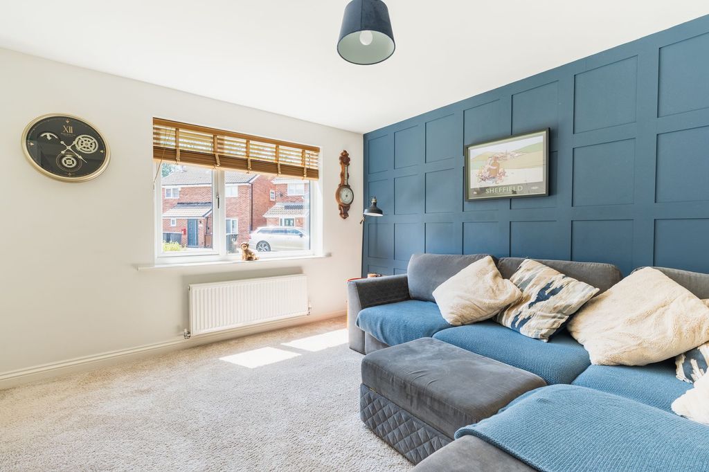 Property photo 2 of 33