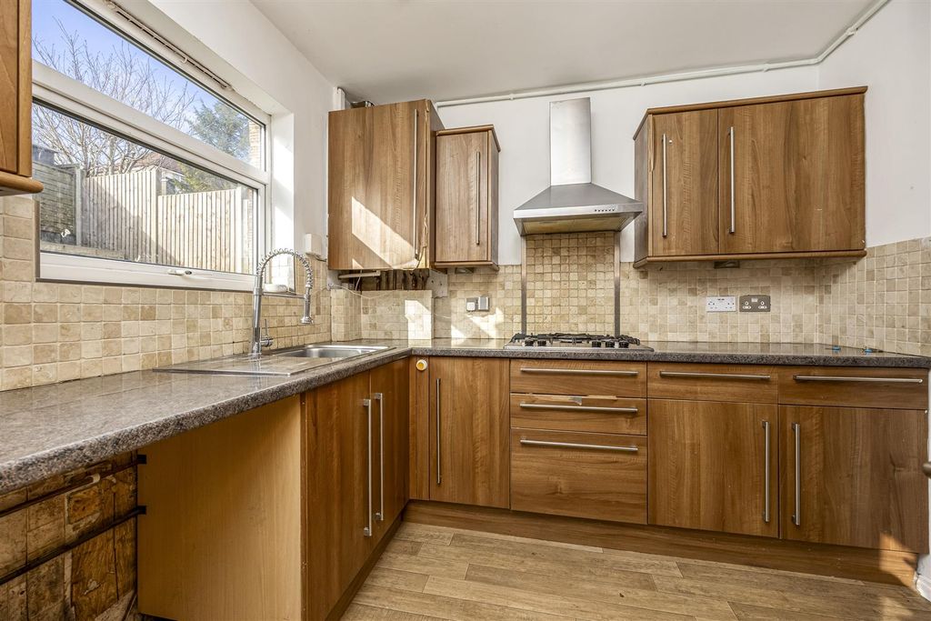 Property photo 2 of 16 Kitchen