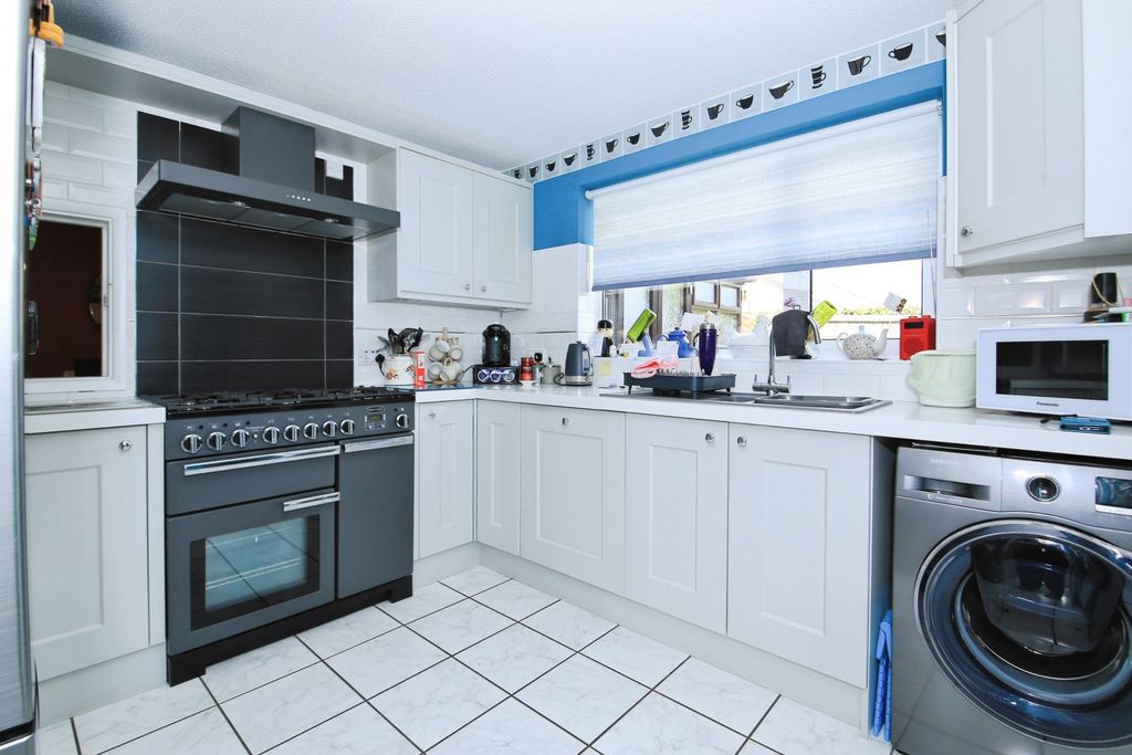 Property photo 3 of 18 Img_8555