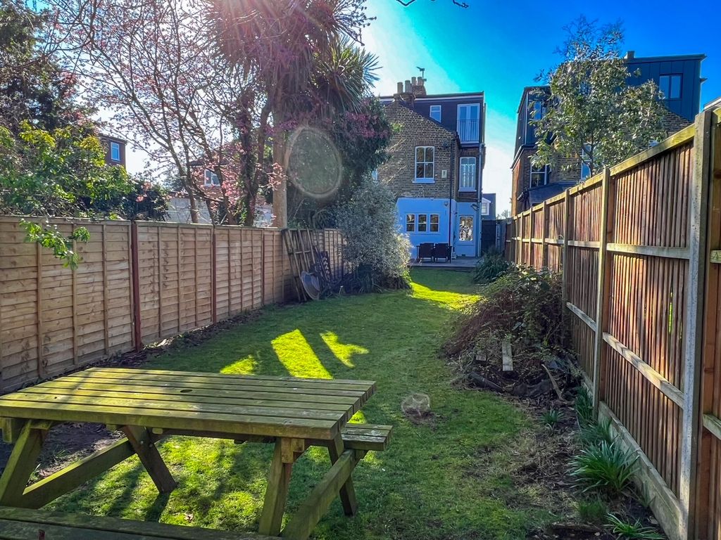 Property photo 2 of 37