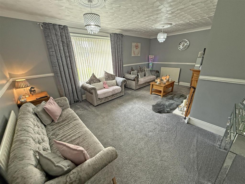 Property photo 3 of 11 Living Room.Jpg