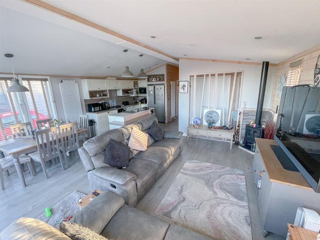 Property photo 2 of 15 Open Plan Living