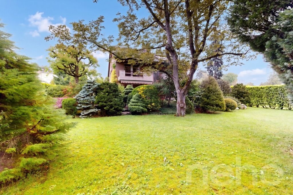 Property photo 3 of 12