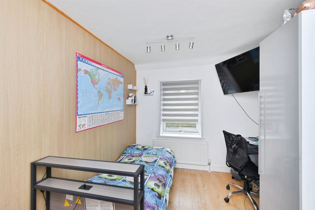 Property photo 3 of 15