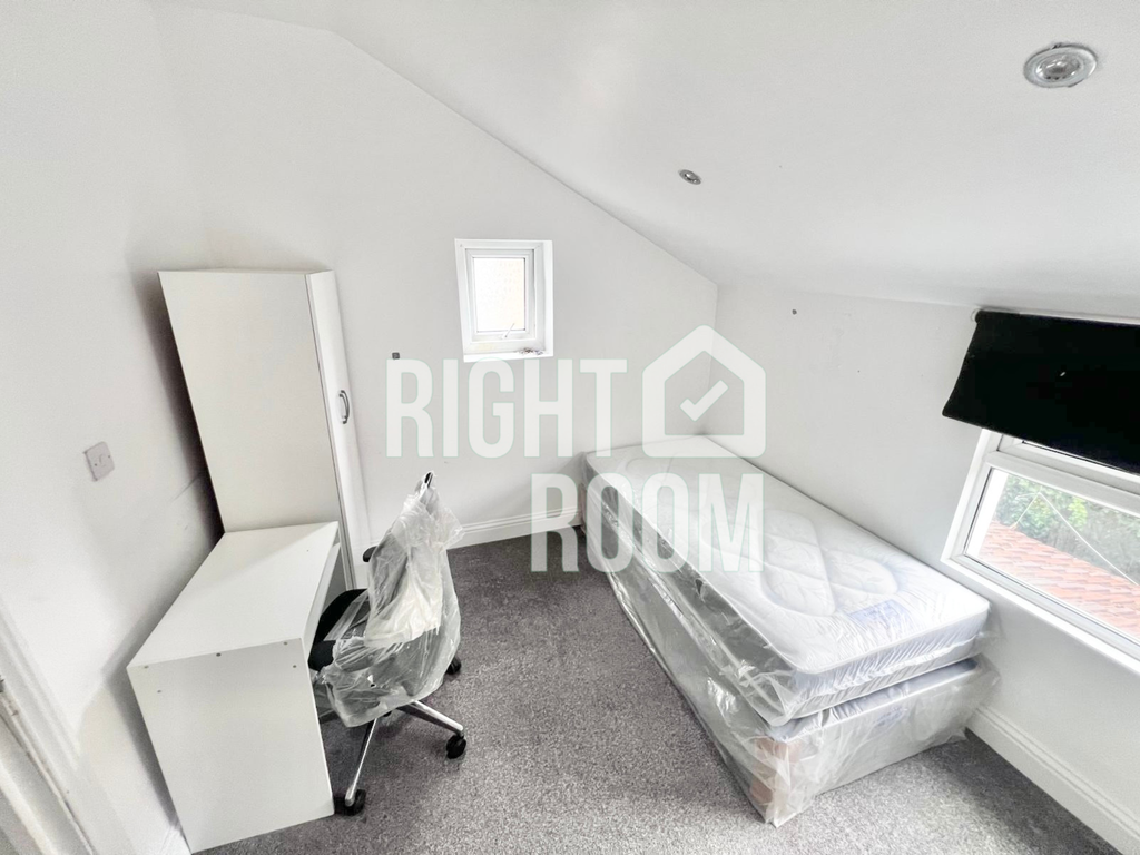 Property photo 1 of 2