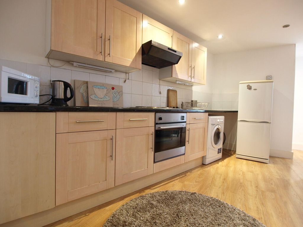 Property photo 2 of 5 Kitchen