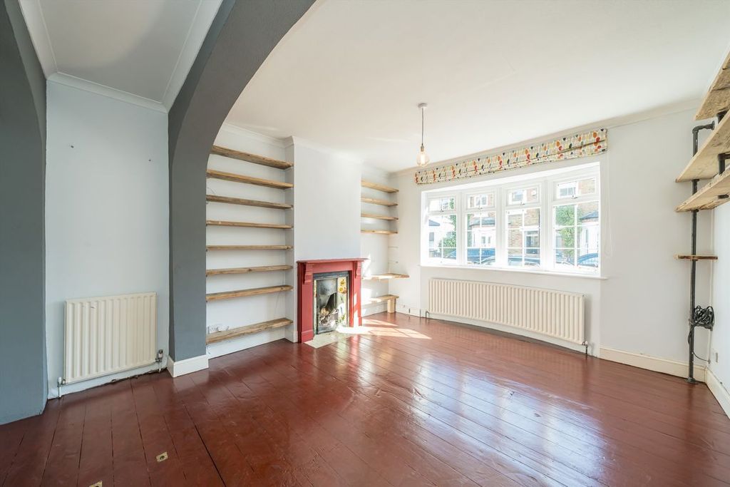 Property photo 2 of 9