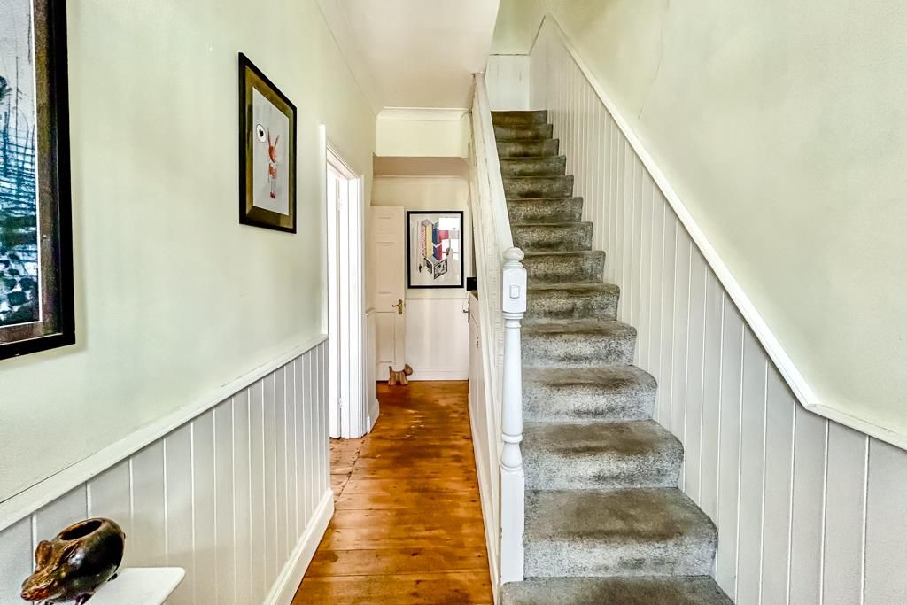 Property photo 2 of 27 Entrance Hall
