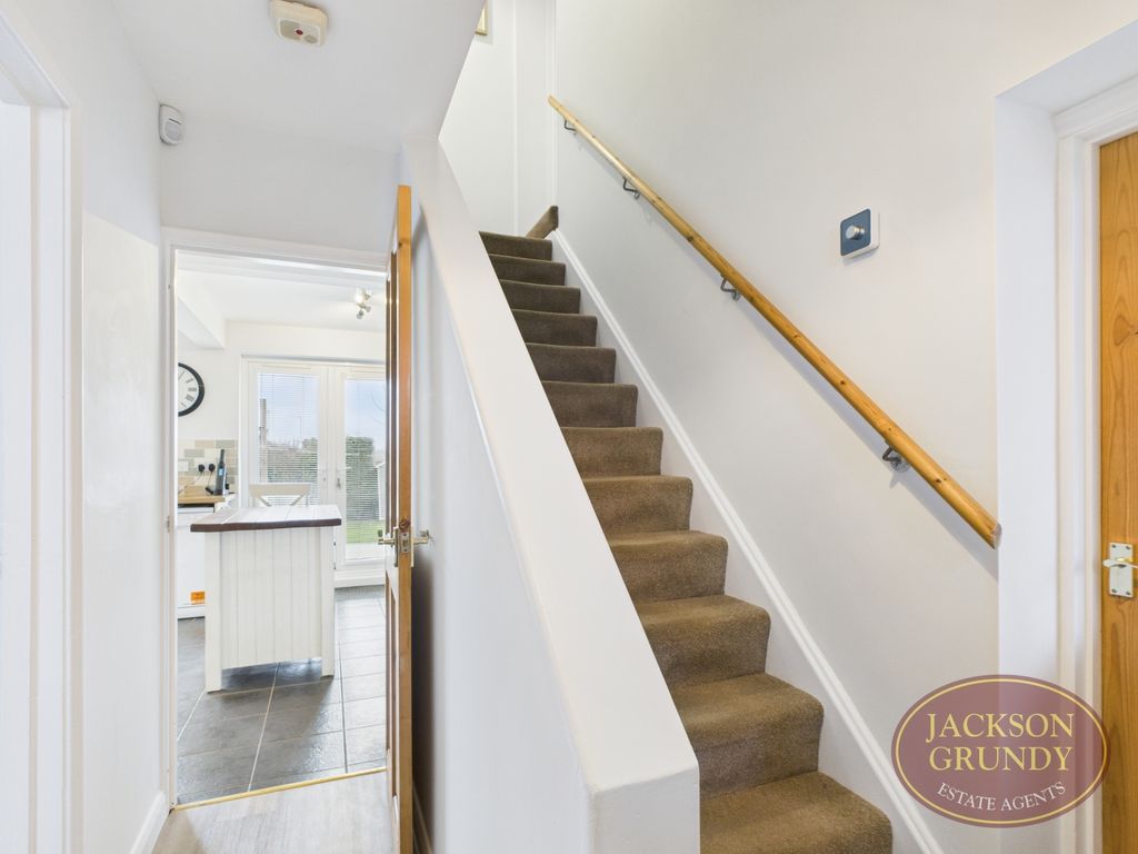 Property photo 2 of 27 North Western Avenue