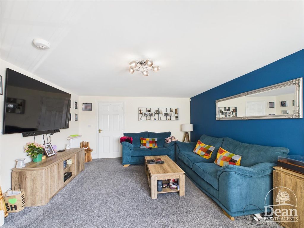 Property photo 3 of 21