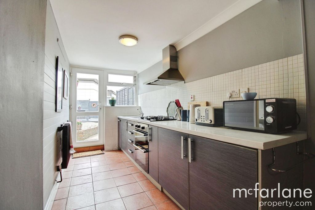 Property photo 3 of 16