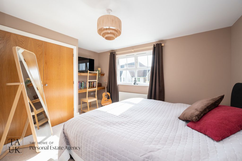 Property photo 3 of 14