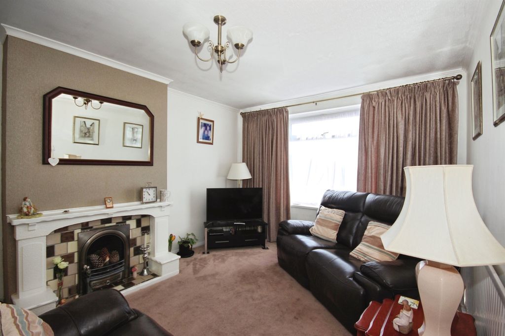 Property photo 3 of 14