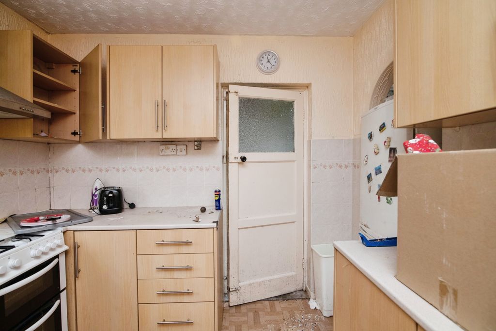 Property photo 3 of 13