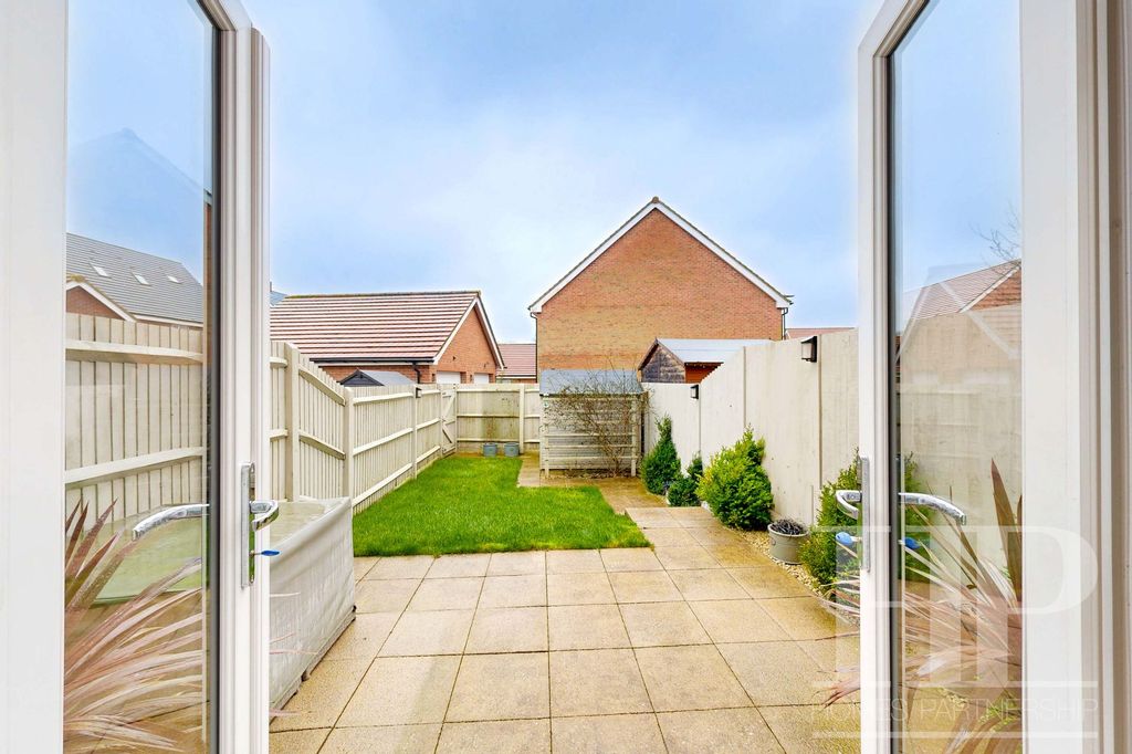 Property photo 2 of 21