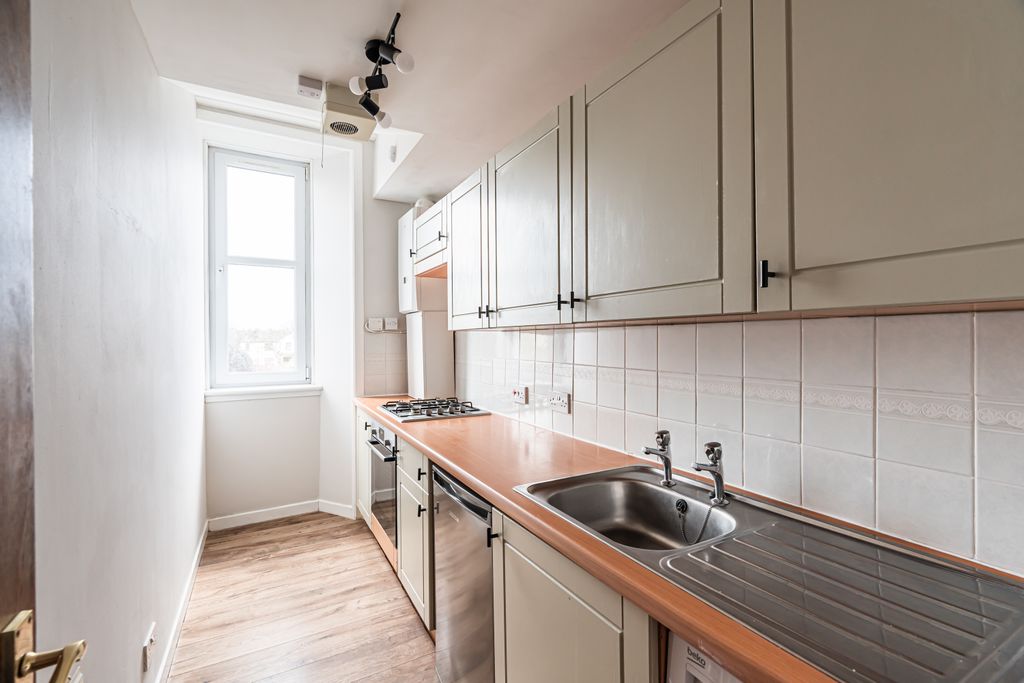 Property photo 3 of 18 Property Image 3