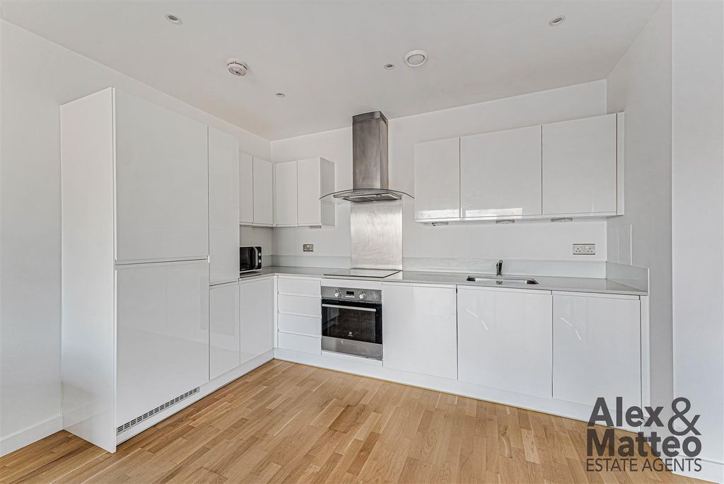 Property photo 3 of 12 Legacy Tower