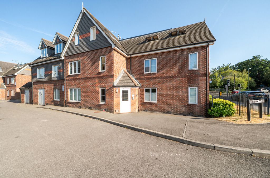 Property photo 1 of 14 1501542-18-6A70cc...
