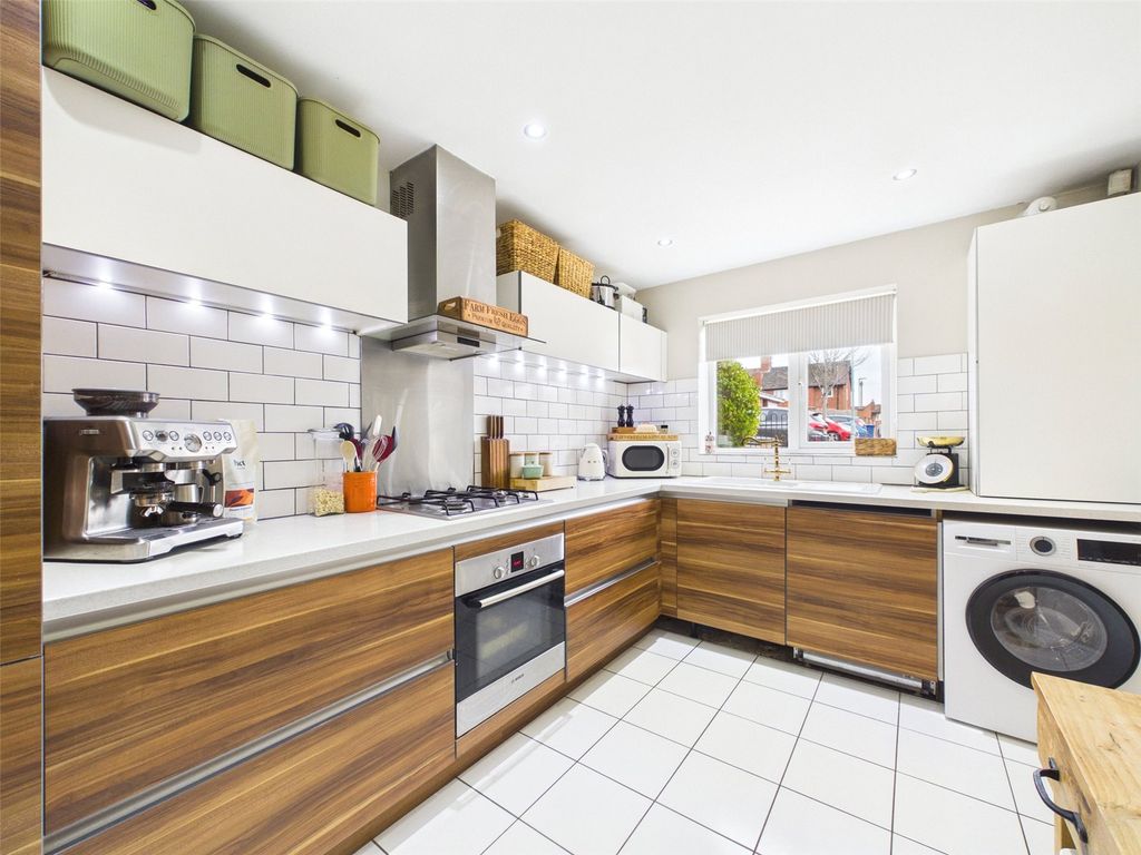 Property photo 2 of 14 Picture No. 11