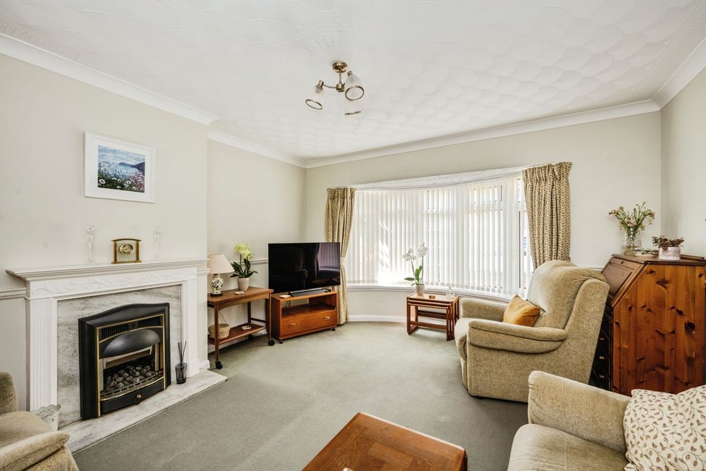 Property photo 3 of 16 Pbox-Img.Jpg