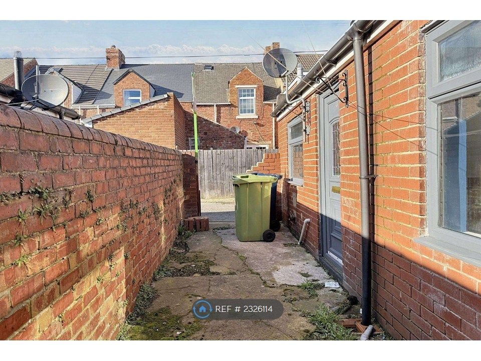 Property photo 2 of 17 Front Yard