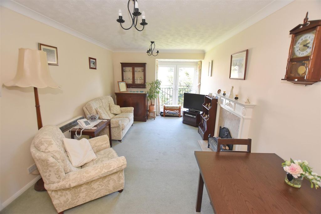 Property photo 2 of 9