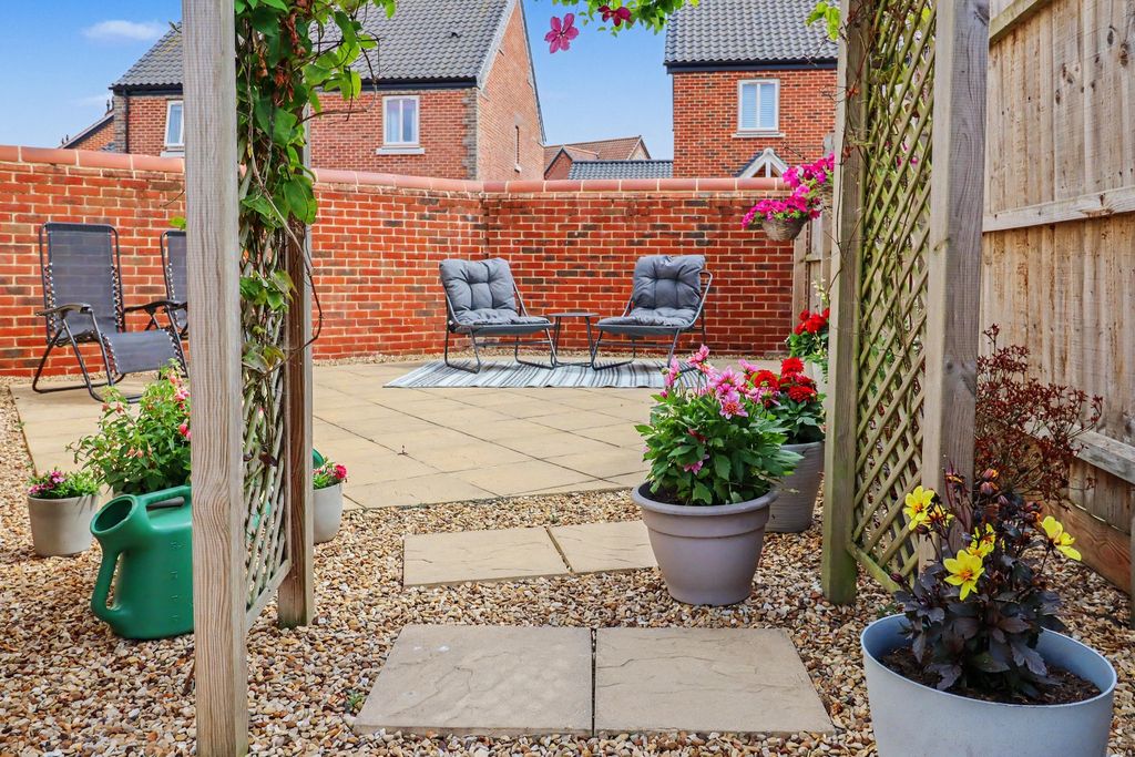 Property photo 2 of 22 5280703