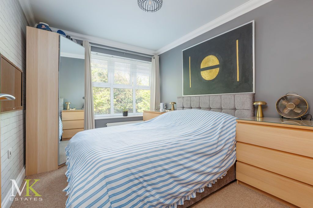 Property photo 3 of 11 Photo 4