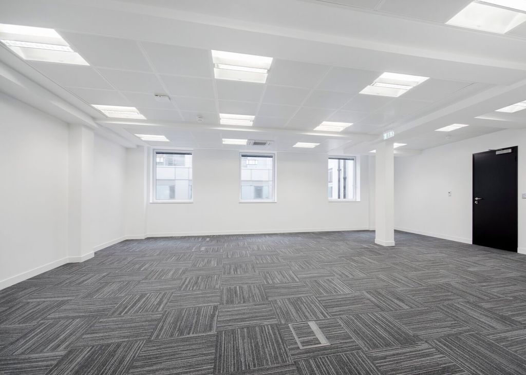 Property photo 3 of 6