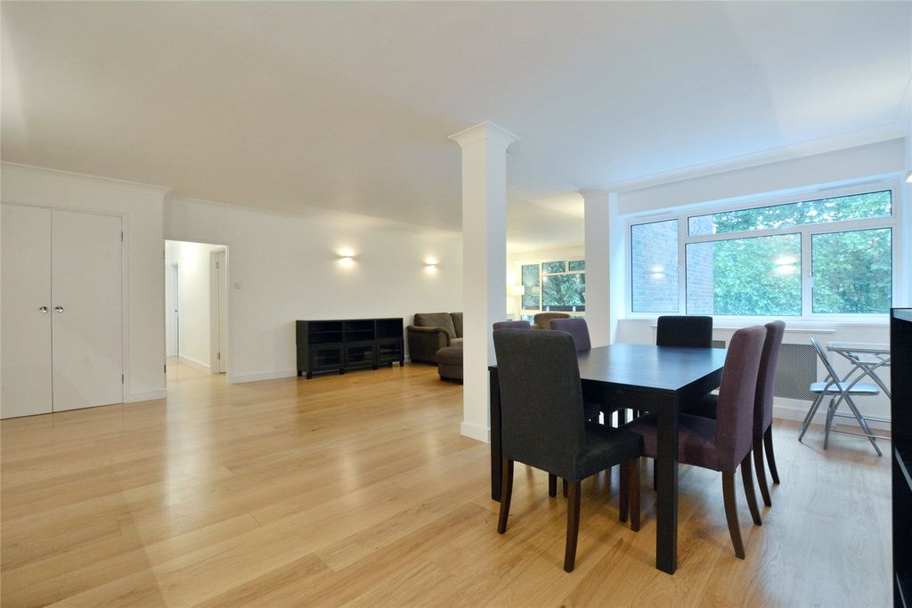 Property photo 3 of 11 Dining Room