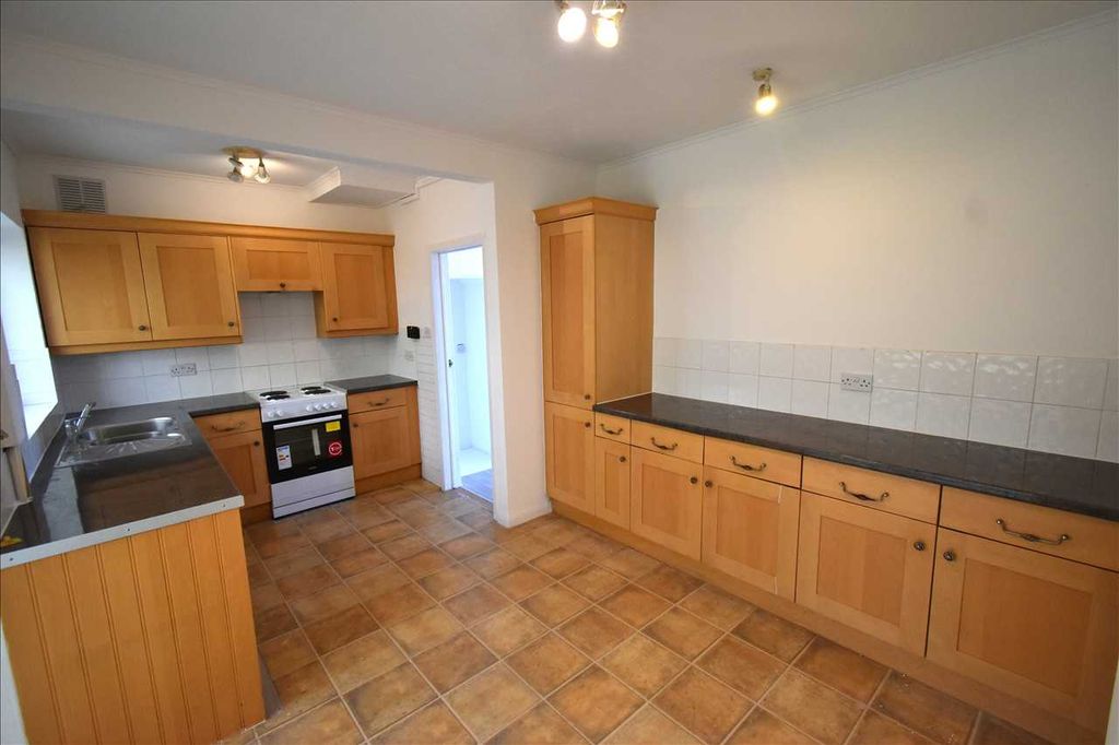 Property photo 3 of 9 Kitchen