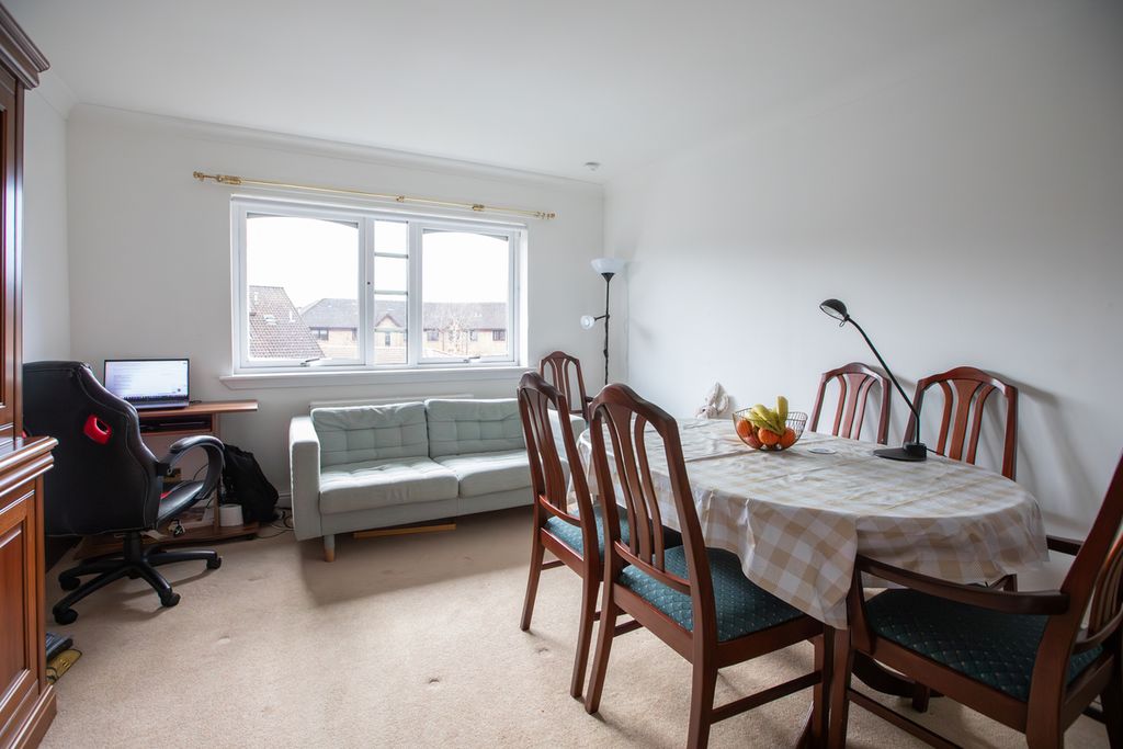 Property photo 3 of 48
