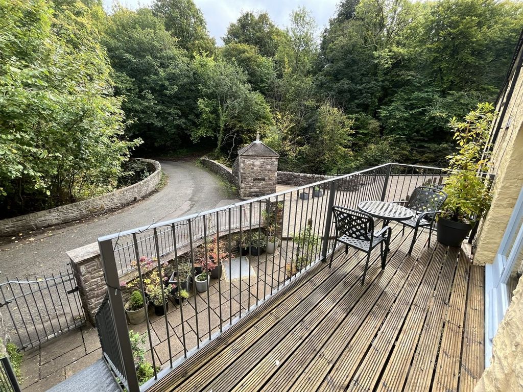 Property photo 3 of 30