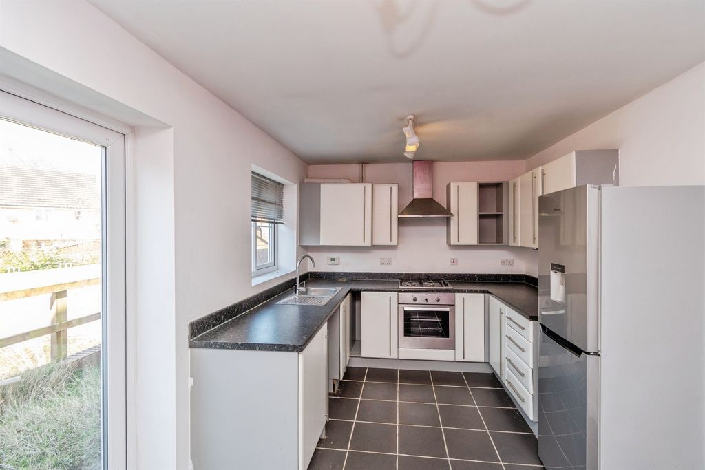 Property photo 3 of 14