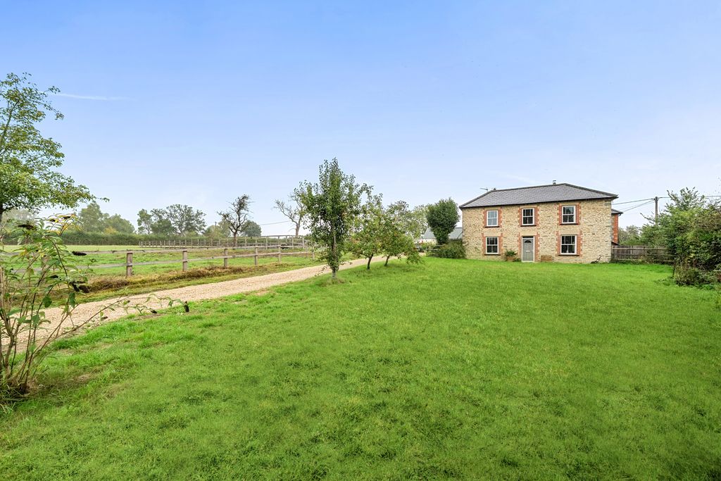 Property photo 2 of 17 Picture No. 03