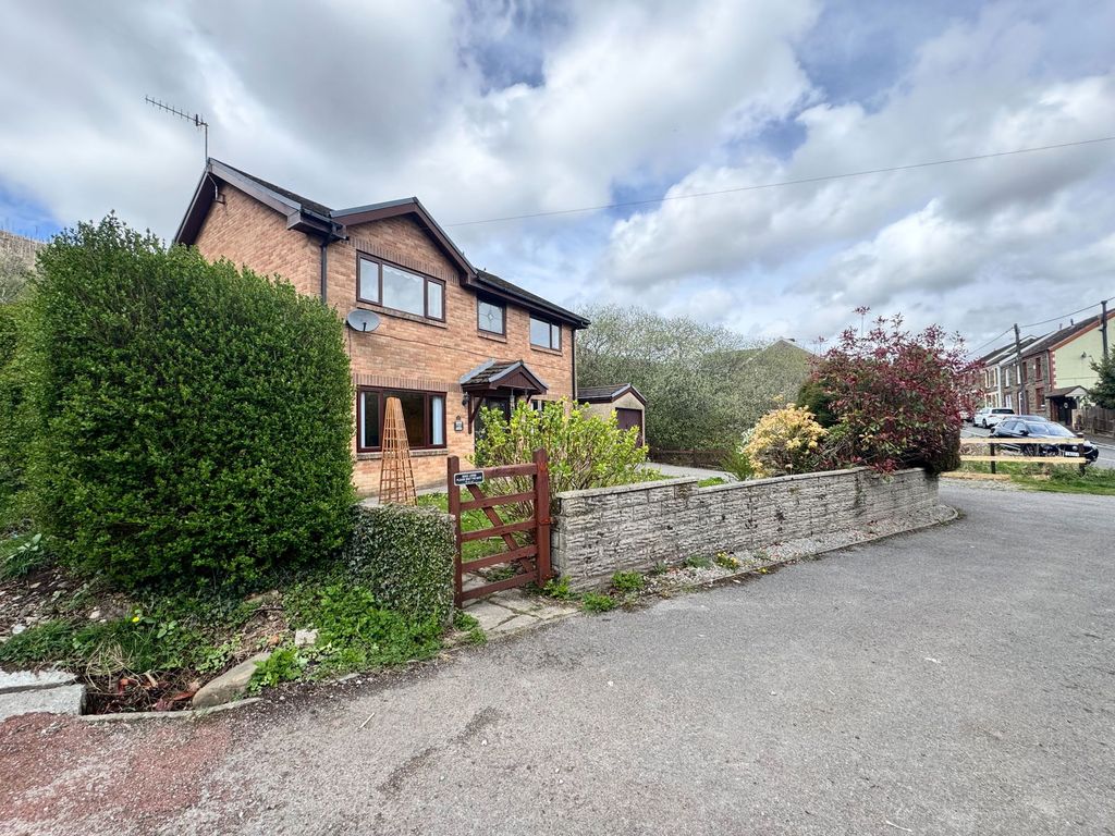 Property photo 3 of 39