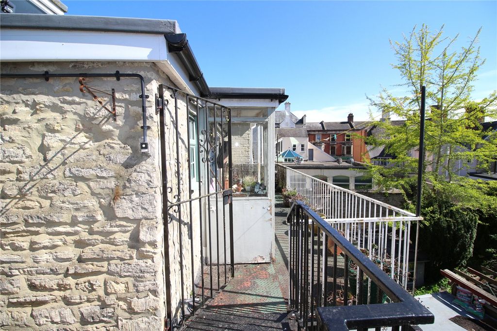 Property photo 2 of 10 Picture No. 19