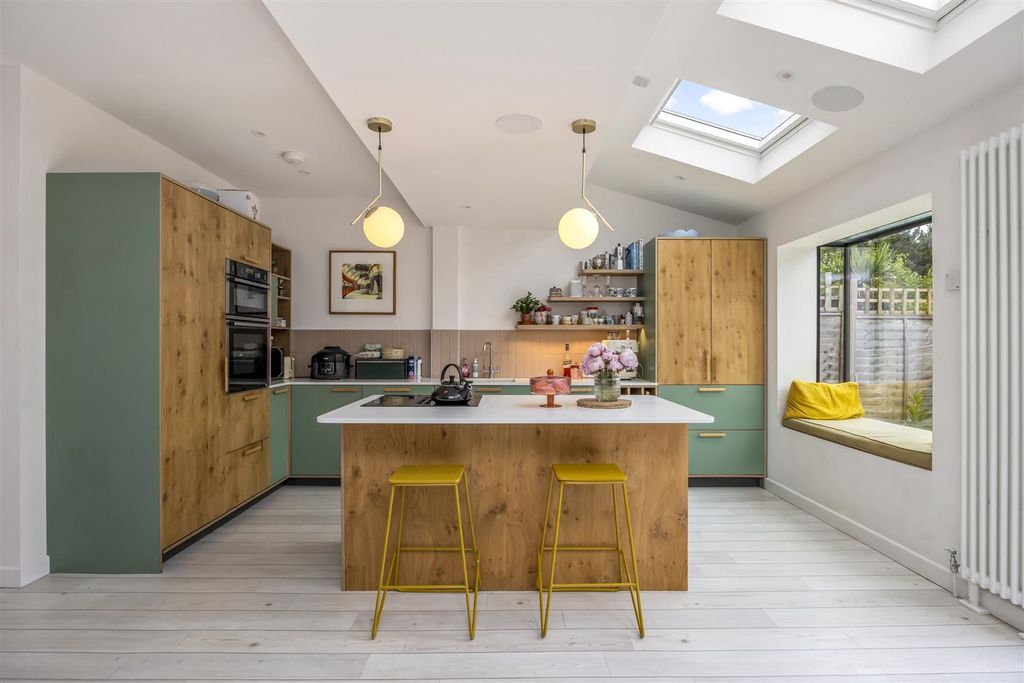 Property photo 1 of 25 Rothbury Road, 11-003.Jpg