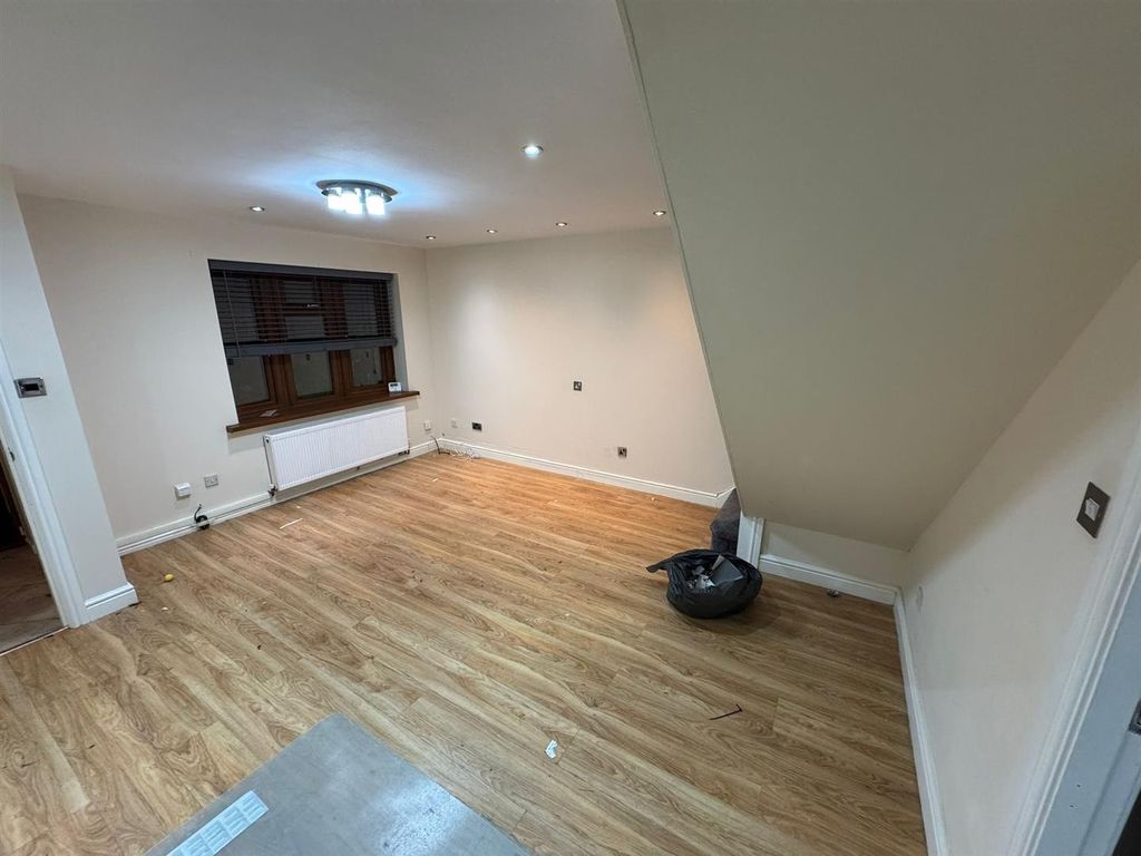 Property photo 3 of 15 Img-20251107-Wa0091.Jpg