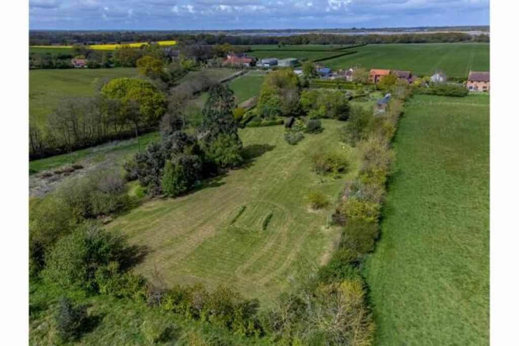 Property photo 2 of 37